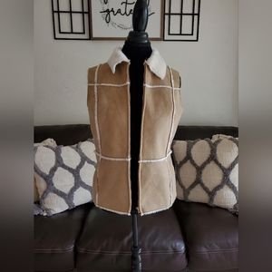 Faux leather Sherpa Lined And Trimmed Full Zip Vest Size S Boho Chic Classic